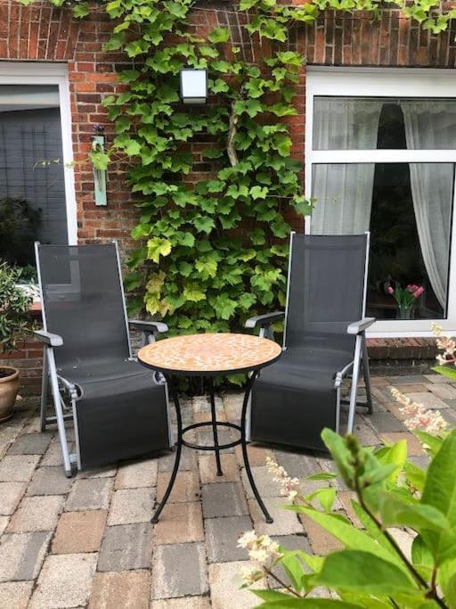 Ferienwohnung Studio Emdecker Am Delft Emden Exterior foto